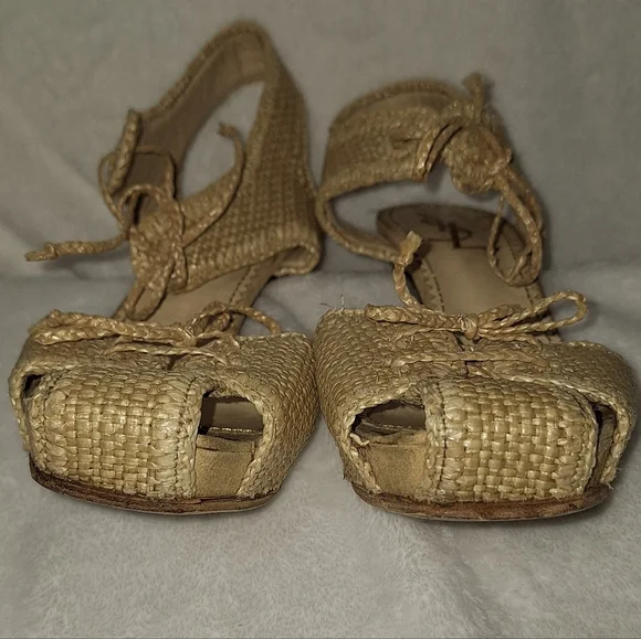Vintage YSL Raffia Heels - Picture 4 of 12
